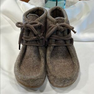 Cozy Brown woolen boots. Taos.